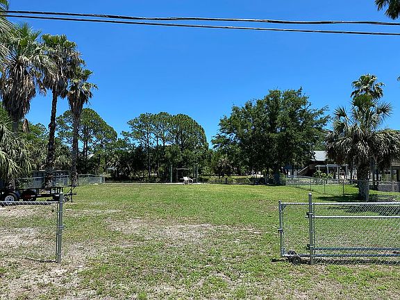5th image of 7 Blue Heron Way