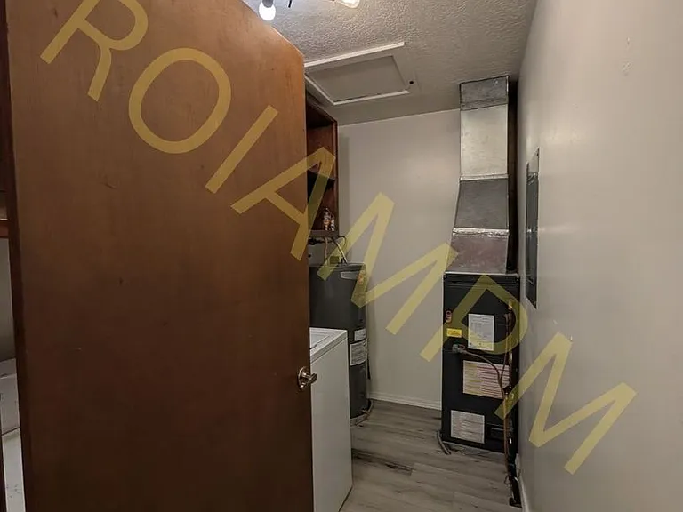 143 Robbins Ave — Photo 7