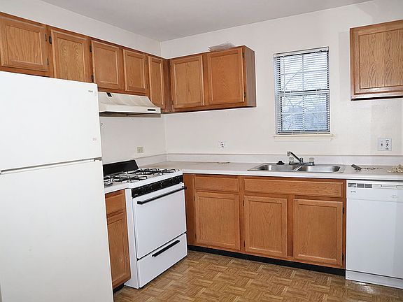 2nd image of 47 Gant Cir APT E