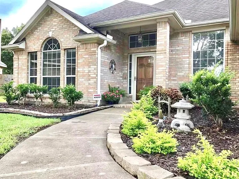 23919 Elden Hills Ct — Photo 3