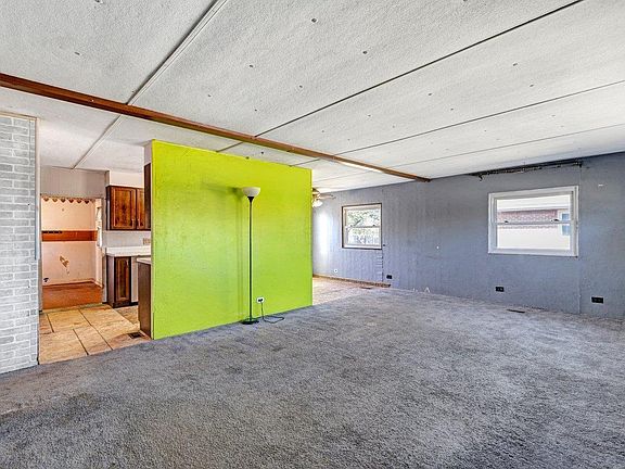 5th image of 301 N Rhodes St