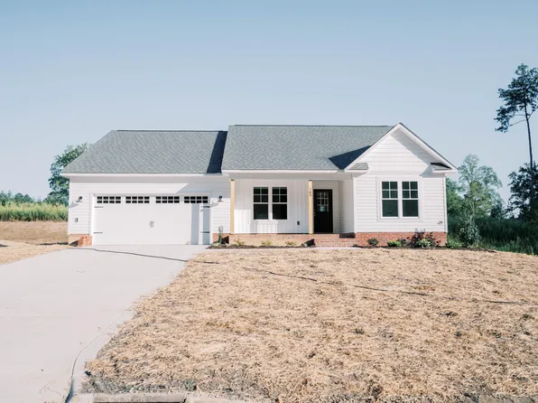 163 Maple Dr, Erwin, NC 28339