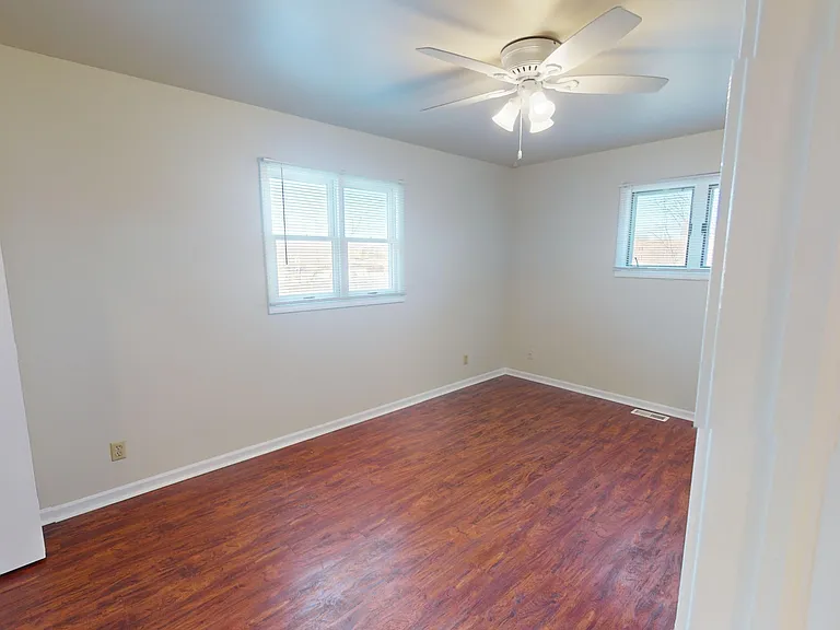 205 Adams St — Photo 3