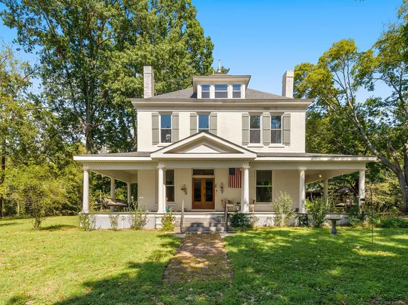 1108 W 7th St, Columbia, TN 38401