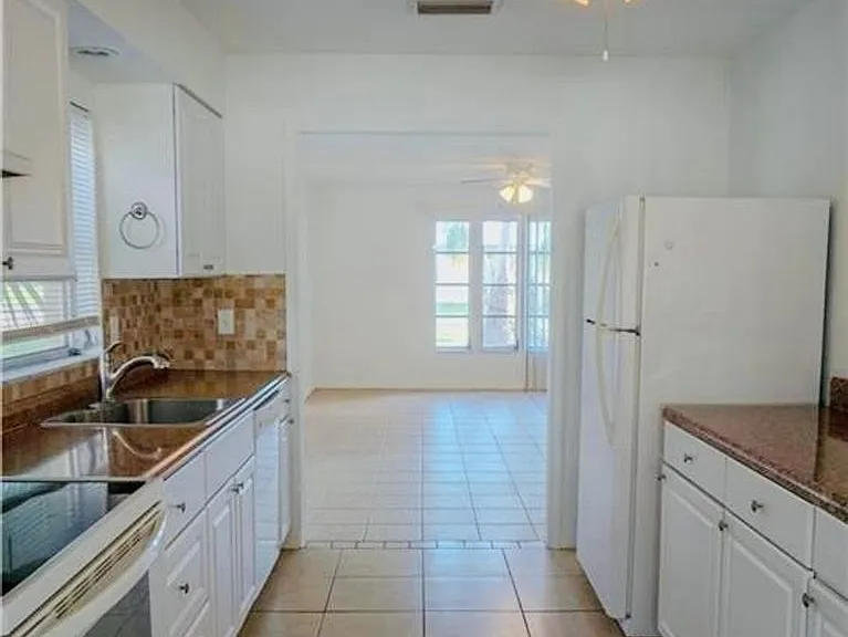 6004 Deming Ave — Photo 6