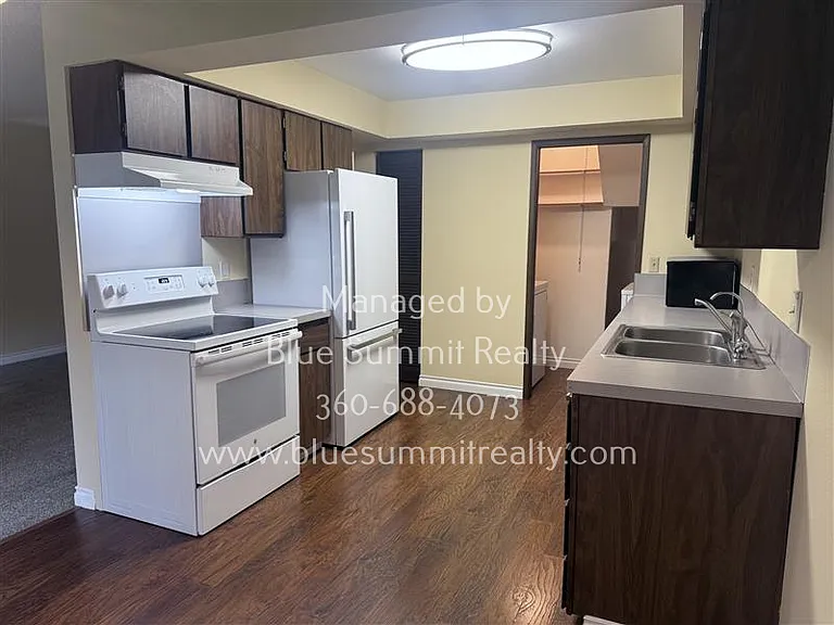 7415 Fairview Rd SW #32 — Photo 4
