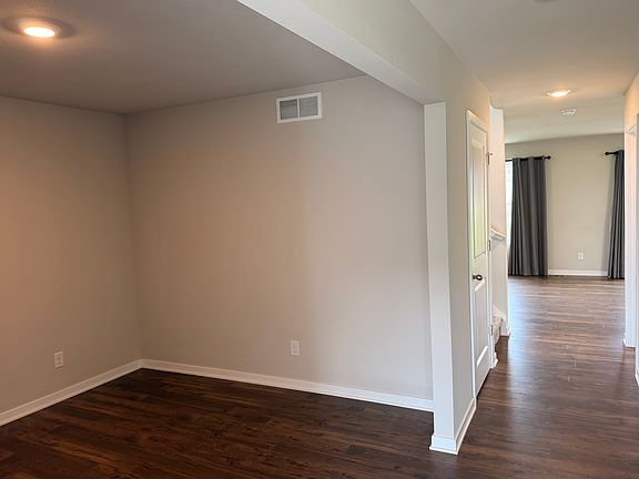 5th image of 1105 NE 19th St