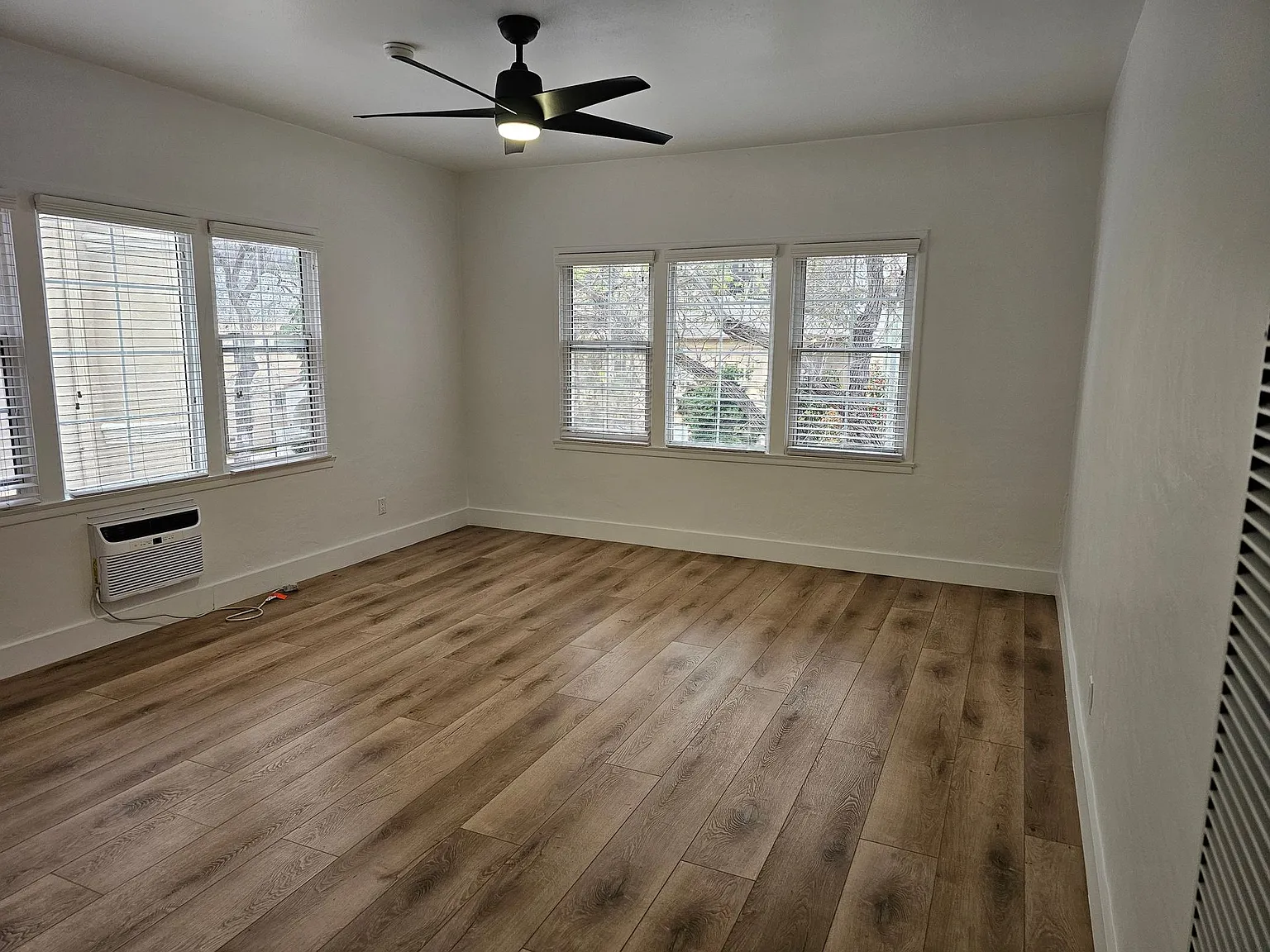6439 Orange Street — Photo 2