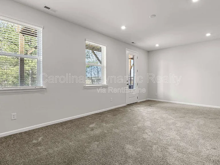 6985 Waterstone Dr — Photo 3