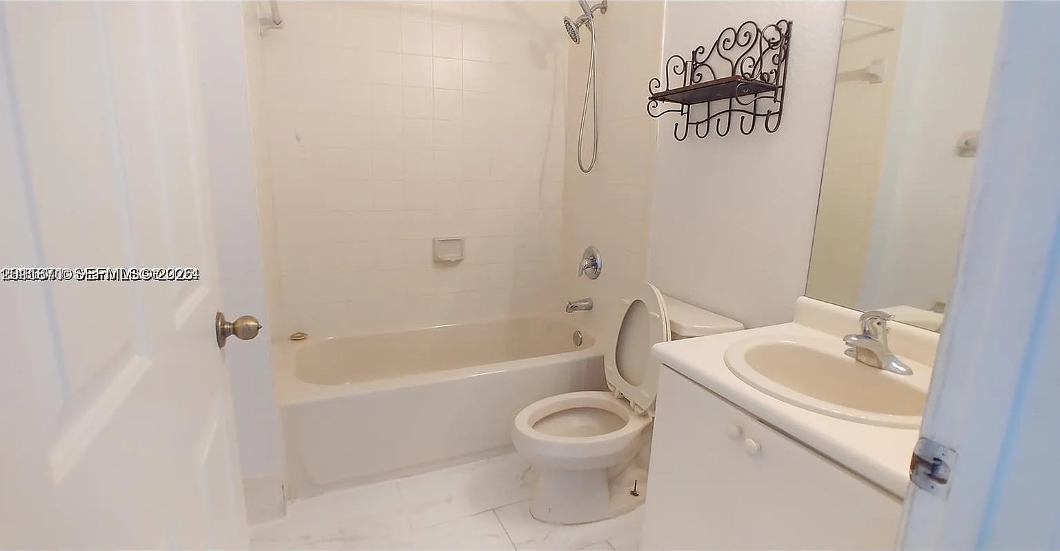 Shoma Townhomes At Keysco — Photo 4