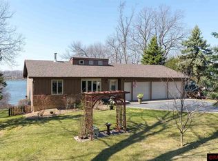 3826 Sioux Ln, Madison Lake, MN 56063