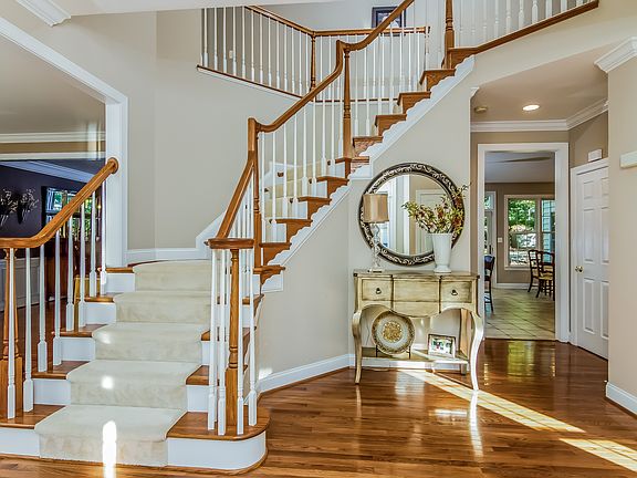 5th image of 317 Emilies Ln