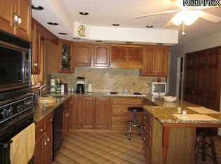 8535 Cable Line Rd, Ravenna, OH 44266