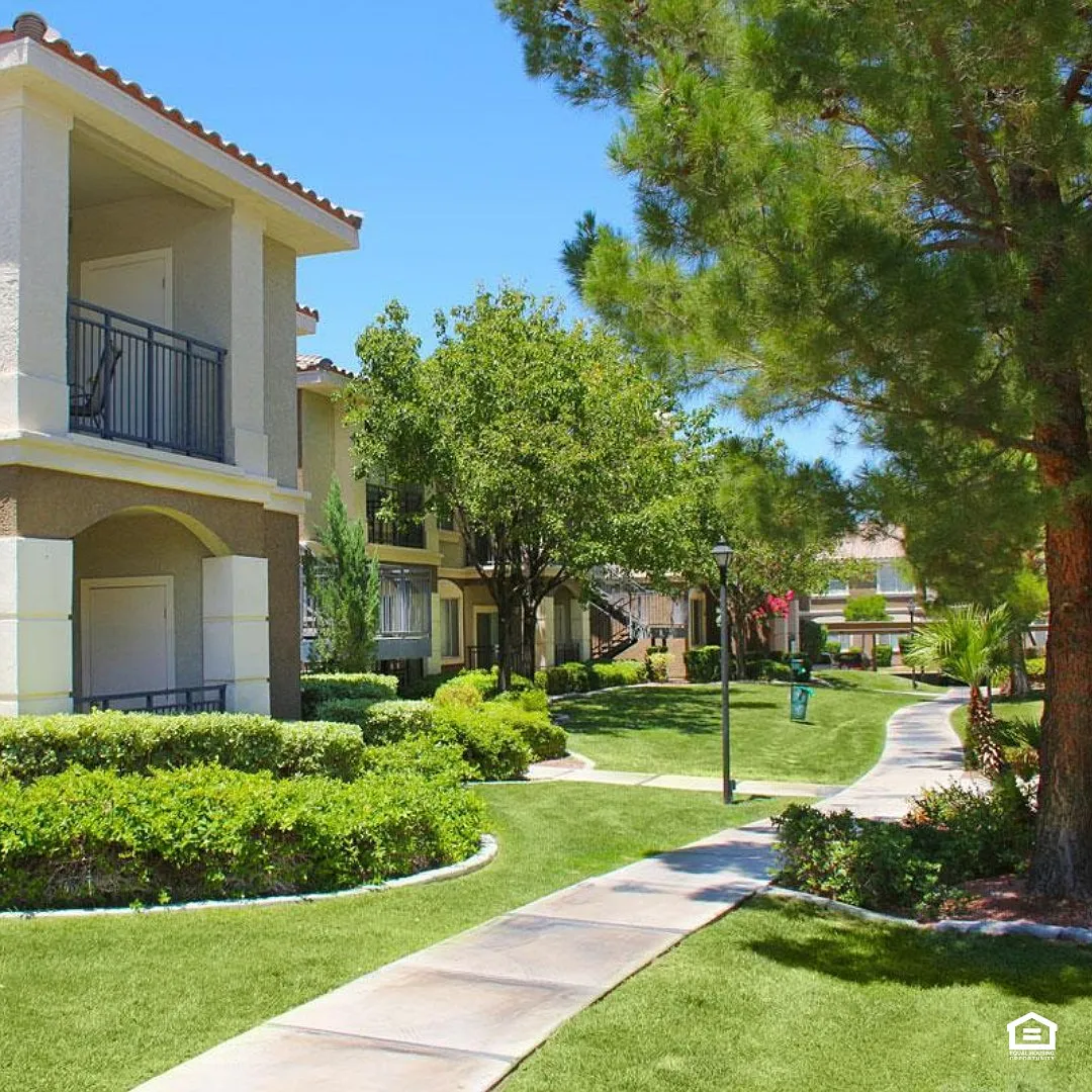 2900 Sunridge Heights Pkwy — Photo 1