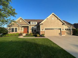 985 Rosewood Creek Dr, Troy, OH 45373