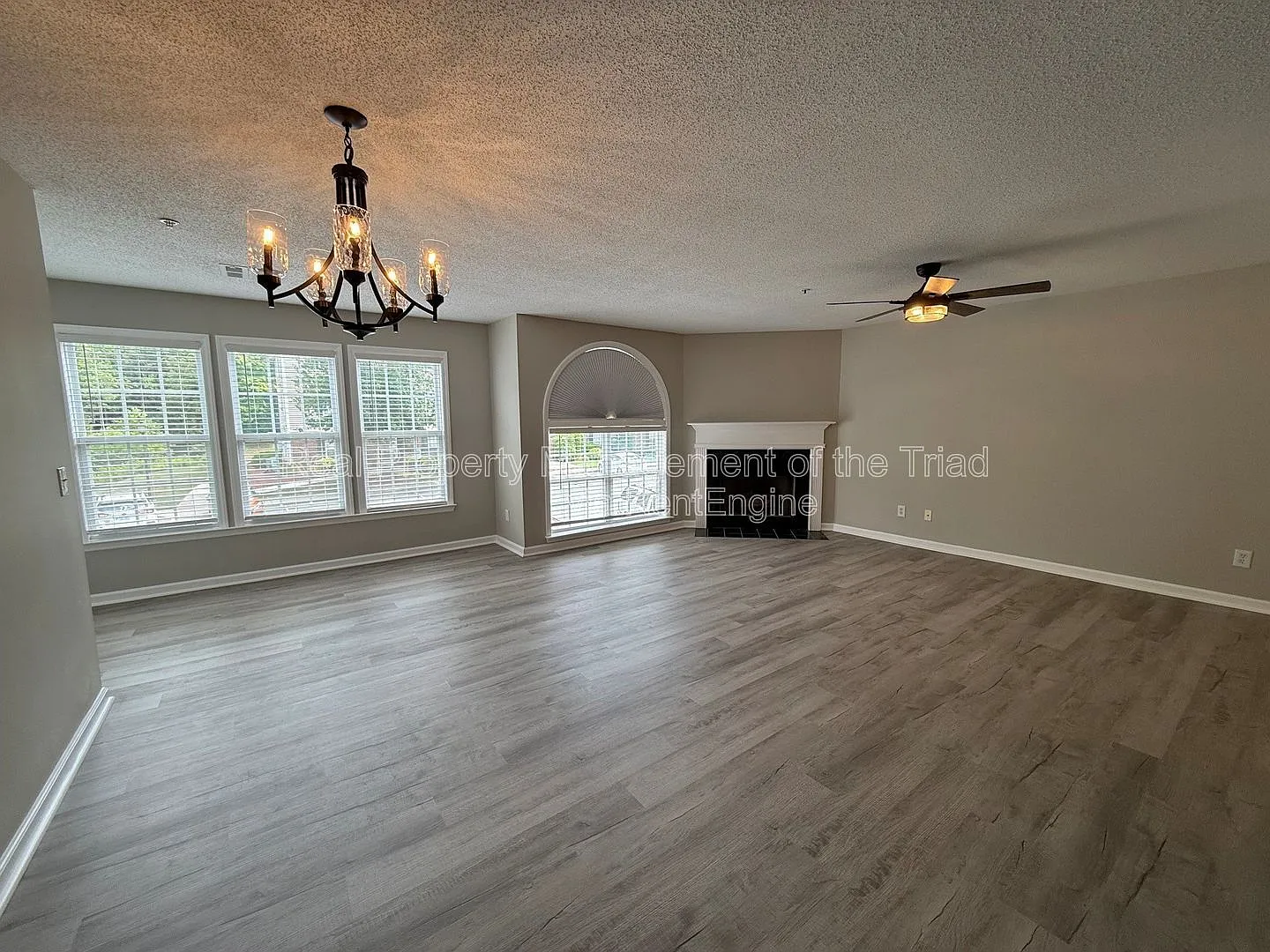 2 bed, 2.0 bath, 1140 sqft, $1,400 — Photo 2
