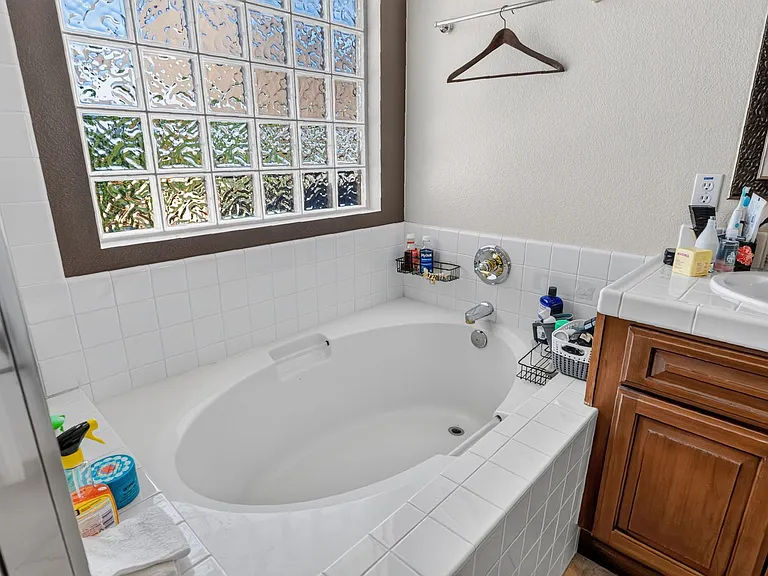 1528 Knoll Park Gln — Photo 19