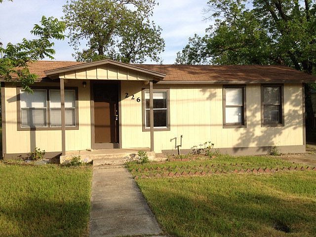 1st image of 226 Camacho St