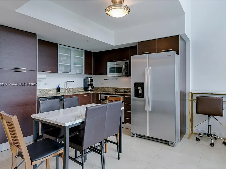 41 SE 5th St #2107 — Photo 7