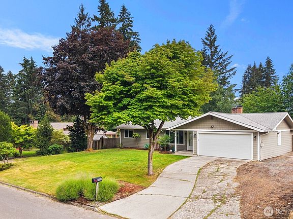 3rd image of 2010 Ponderosa Drive SE