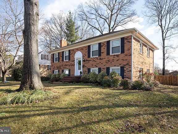 2nd image of 8327 Stockade Dr