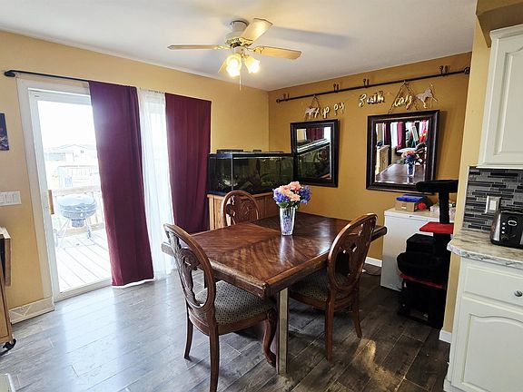 3rd image of 51 Prairie Breeze Rd