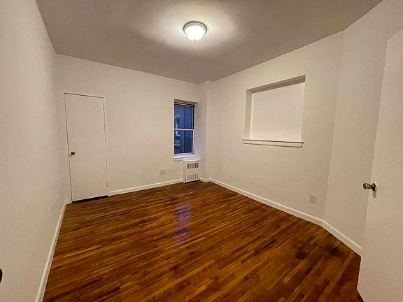 4th image of 319 W 21st St APT 3D