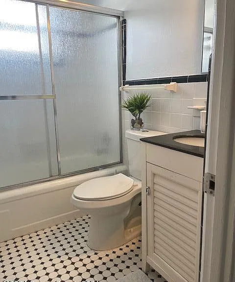 424 Johnson Ave #8 — Photo 6