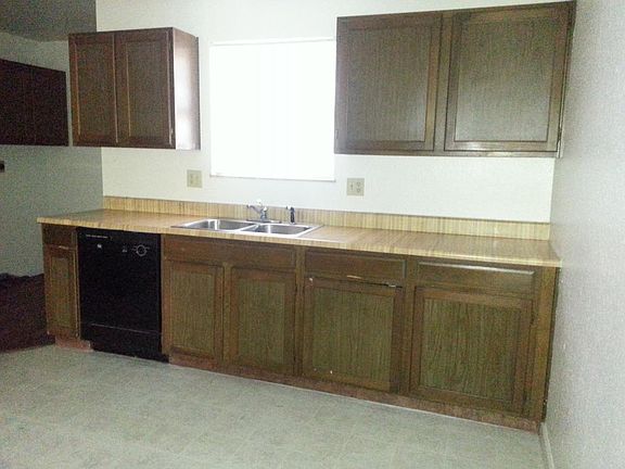2nd image of 701 NE 2nd St
