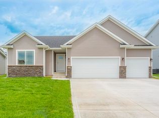 434 4th St SE, Bondurant, IA 50035