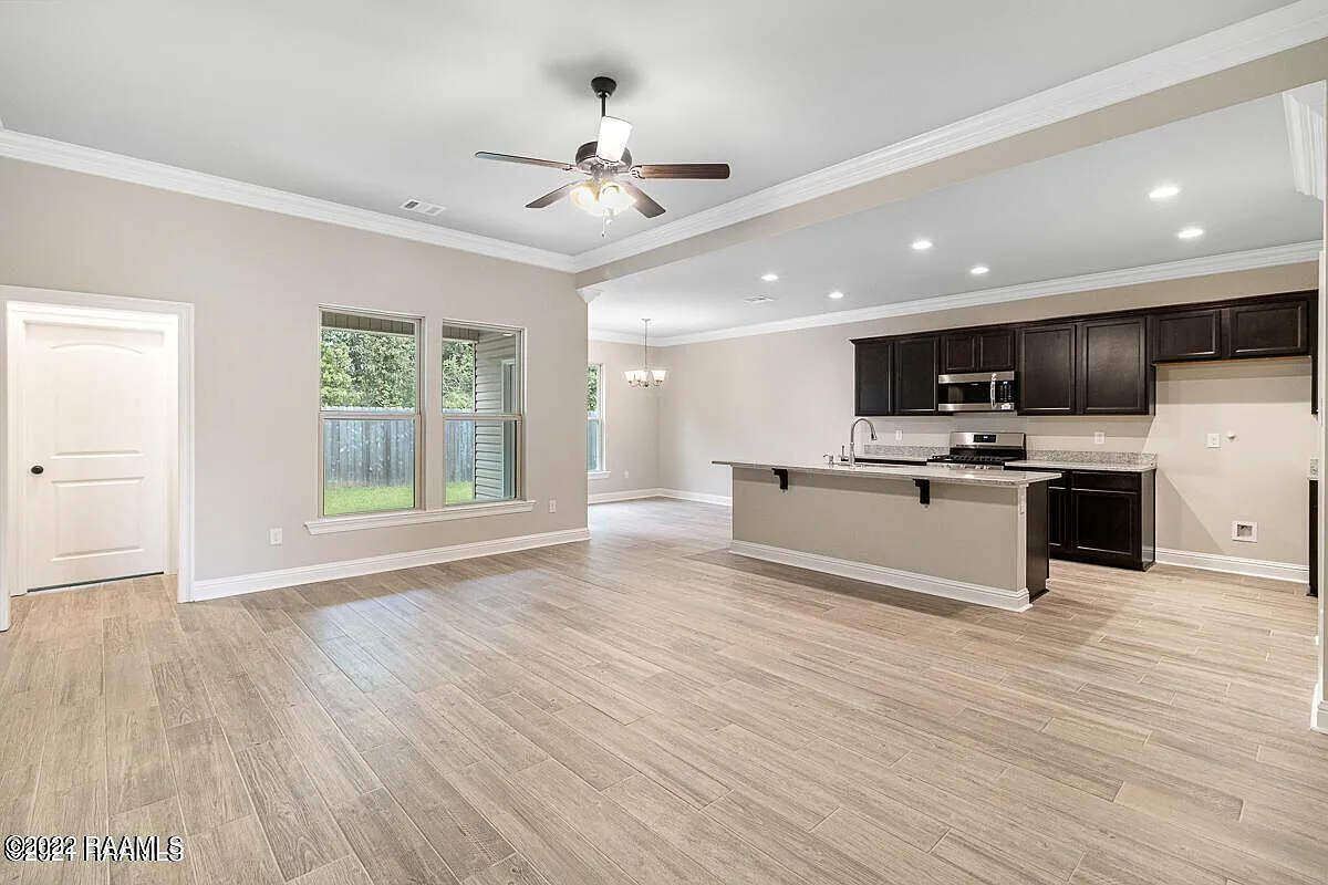 3 bed, 1735 sqft, $2,000 — Photo 2