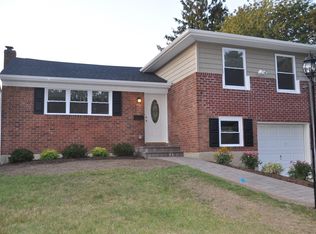 55 Grover Ln, East Northport, NY 11731