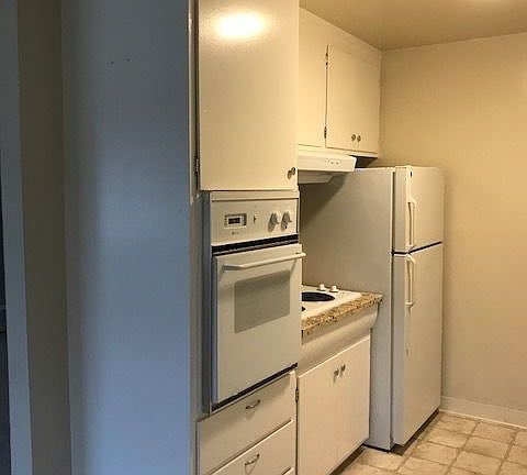 4th image of 1348 Laurel St APT 10