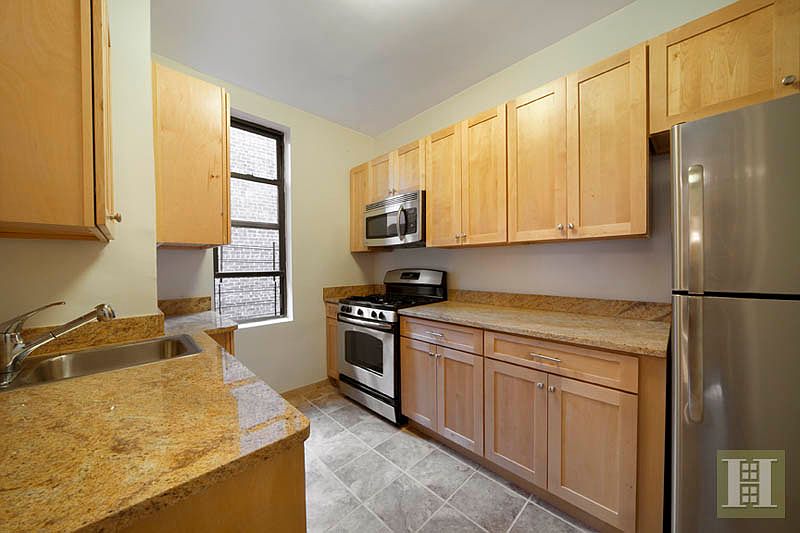 2nd image of 251 W 71st St APT 5A