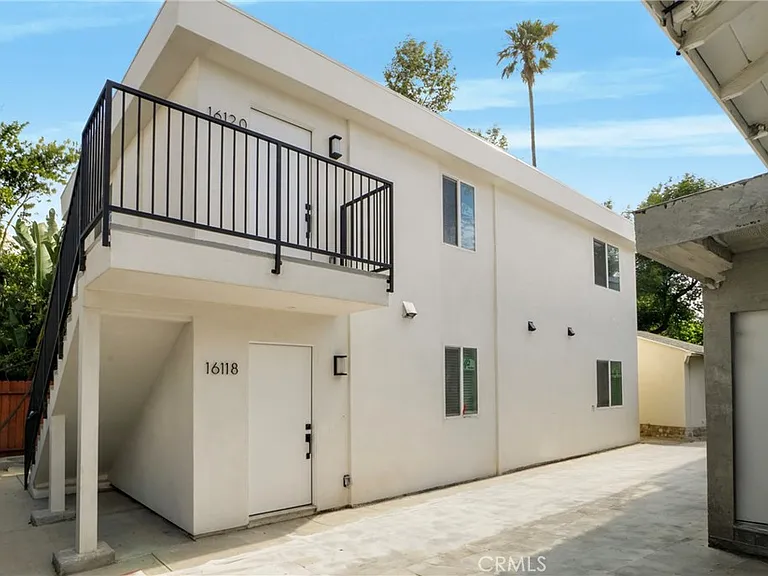 16118 Haynes St — Photo 2