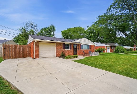 3rd image of 2425 Acorn Dr