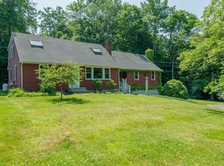 8 Brookside Dr, Cumberland, ME 04021
