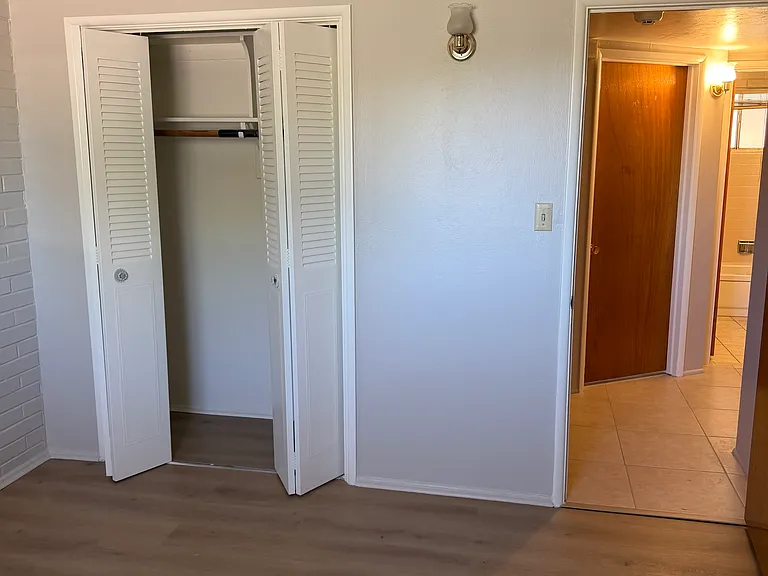 409 E Lawton St — Photo 5