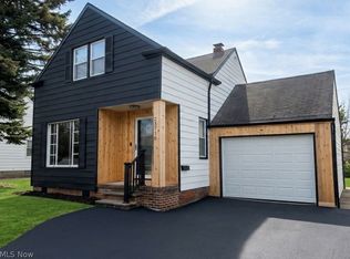 23718 Cedar Rd, Beachwood, OH 44122