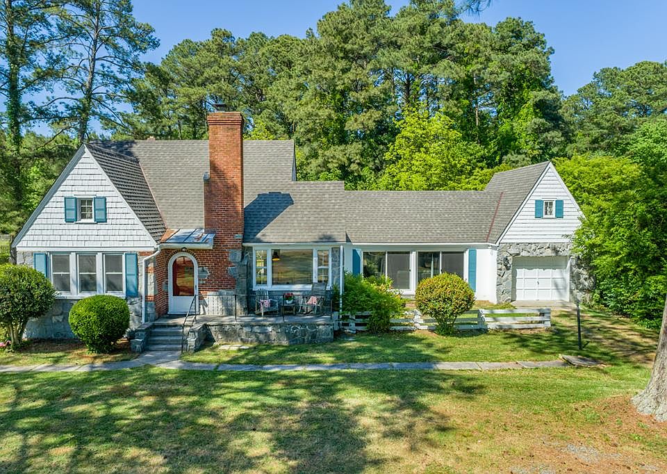 1st image of 290 Circle Dr