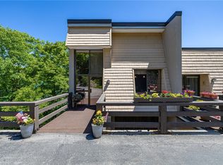 14 Cliffside Dr, Canandaigua, NY 14424