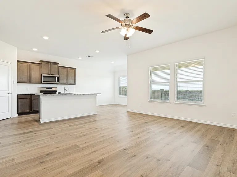 625 Summit Pass Ln — Photo 2