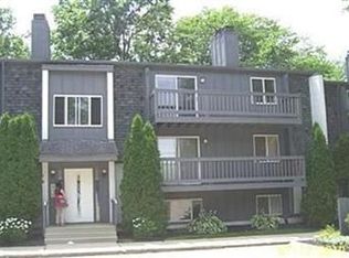 4750 Oak Point Rd, Lorain, OH 44053