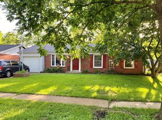 1465 Burning Tree Dr, Florissant, MO 63033