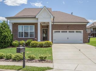 2404 Tapestry Ct, Thompsons Station, TN 37179
