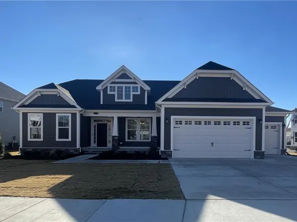 325 Rhapsody Dr, Suffolk, VA 23435