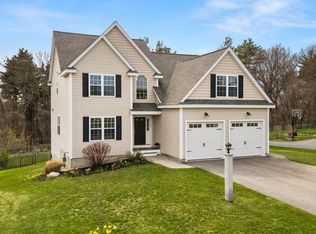 12 Poplar Hill Cir, Merrimac, MA 01860