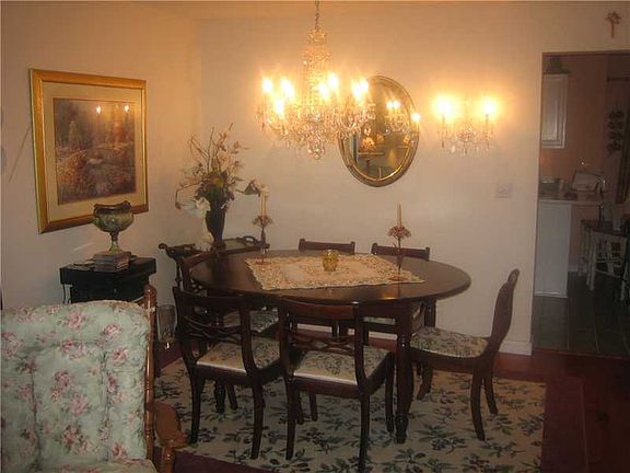 5th image of 195 River Farms Dr