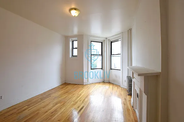 Rented by null | media 11