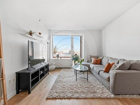 4th image of 541 Washington Ave Unit 610